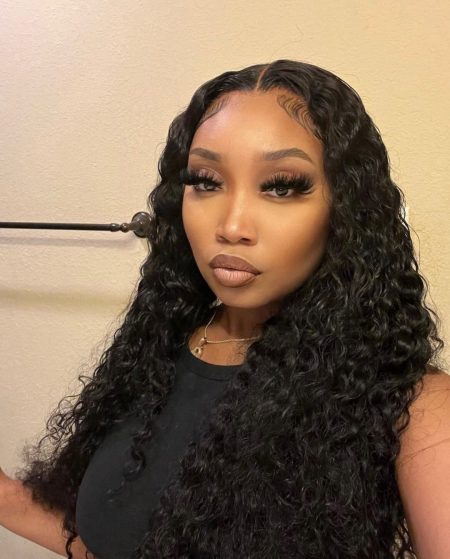 Inspire your next appearance with these curly wig hairstyles